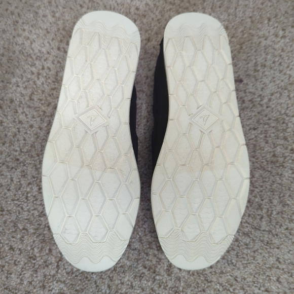 Sperry black quilted moccasins in size 9.5 - Picture 9 of 16